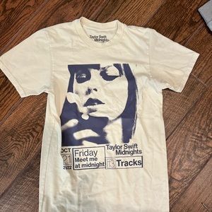 Taylor Swift cream midnights t shirt size small